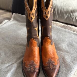 Silver rebel Cowgirl boots, Women's size 9, Used in Excellent condition